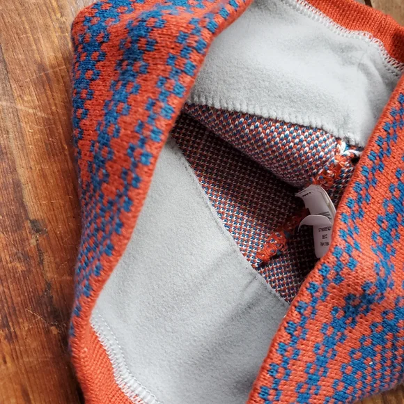 Patagonia Kids' Blue and Red Patterned Beanie - Picture 3 of 6